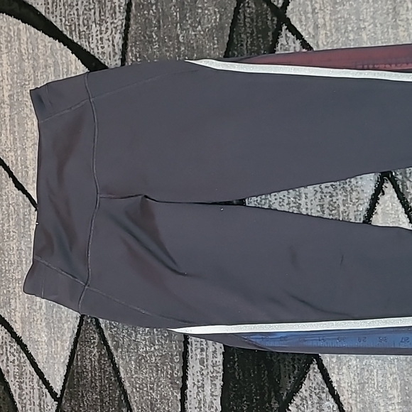 Victoria Sport Knockout Mesh Metallic Silver detail Leggings - Picture 4 of 15